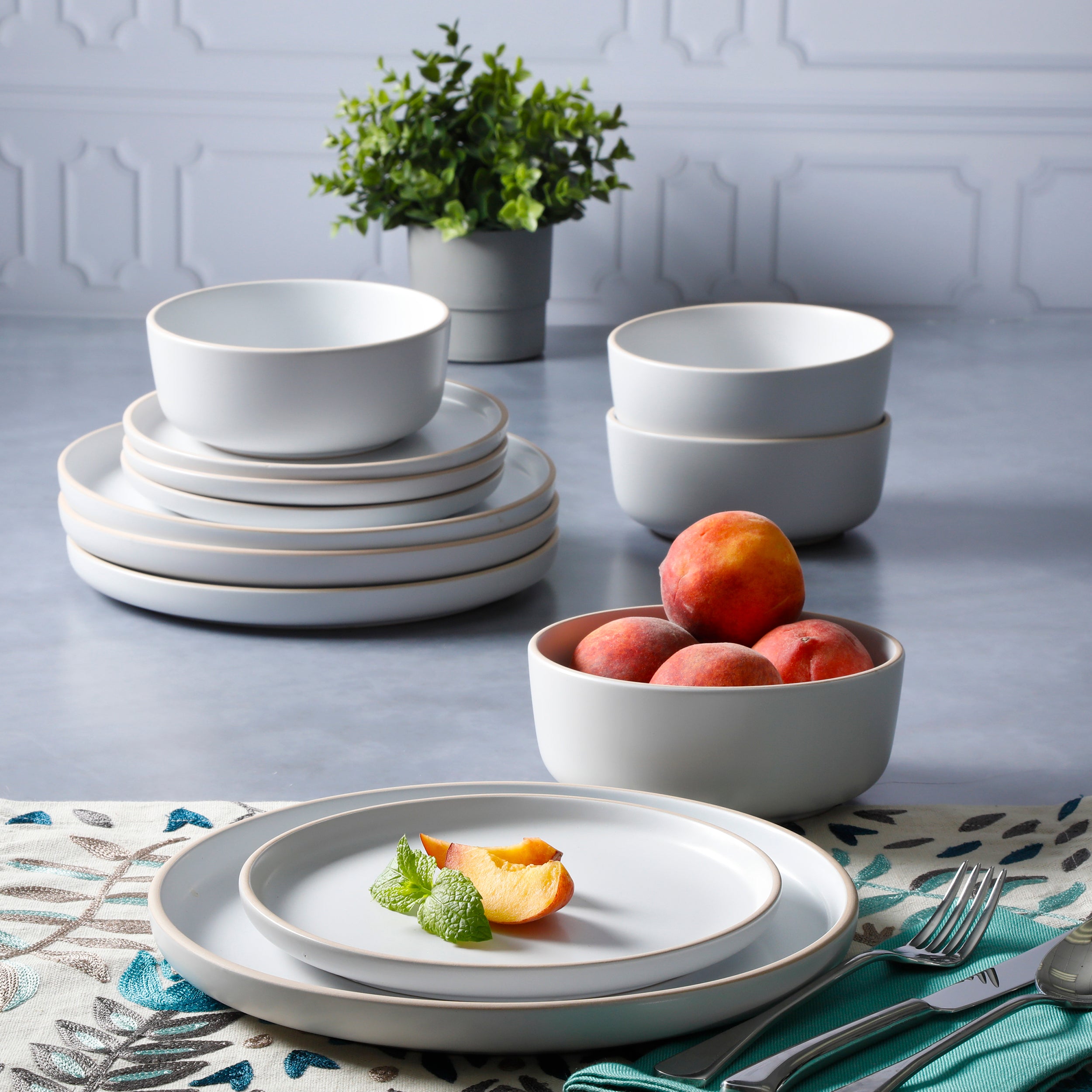 Gibson Home Everyday Essential 12-Piece Stoneware Dinnerware Set