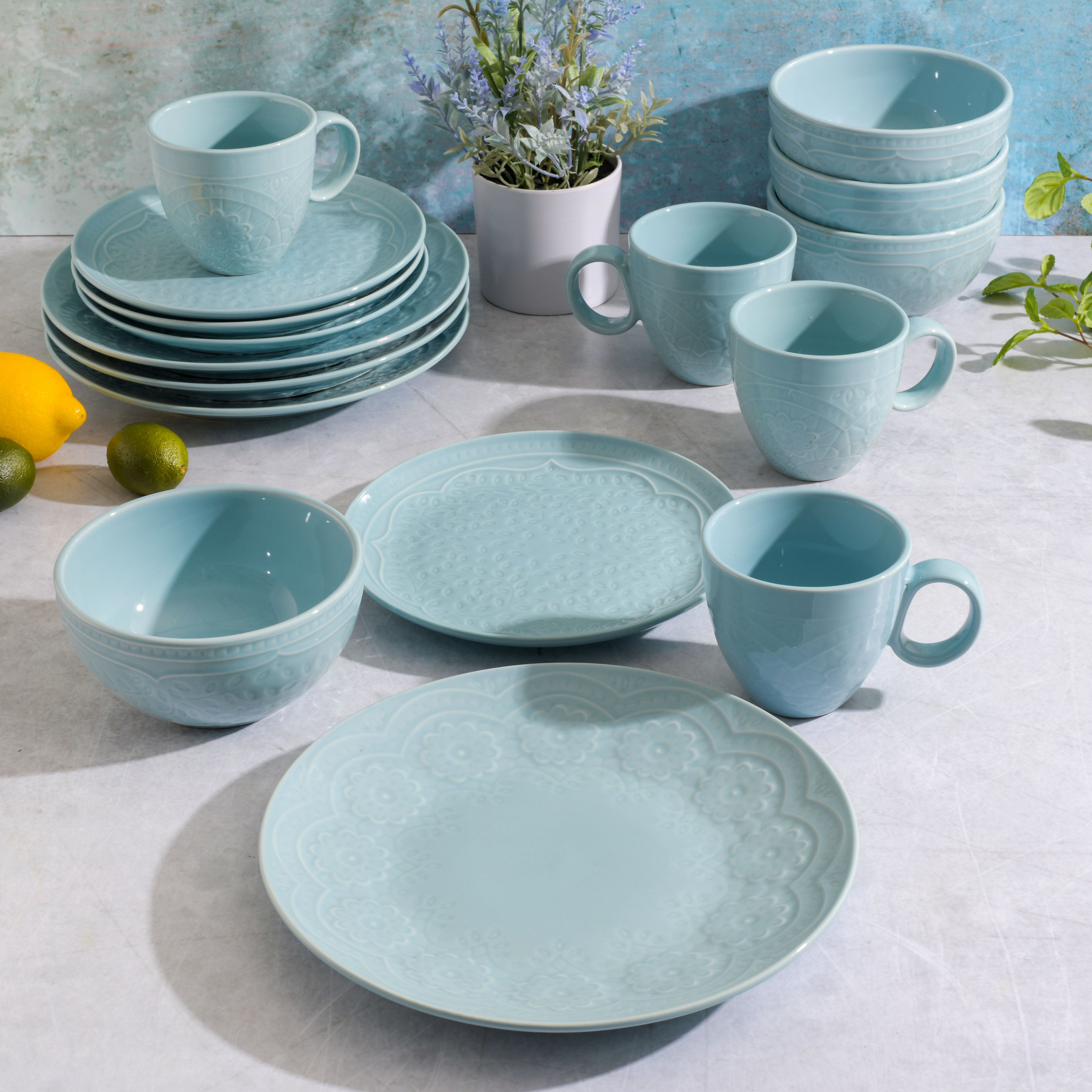 Gibson Elite Alemany 16-Piece Porcelain Dinnerware Set - Aqua