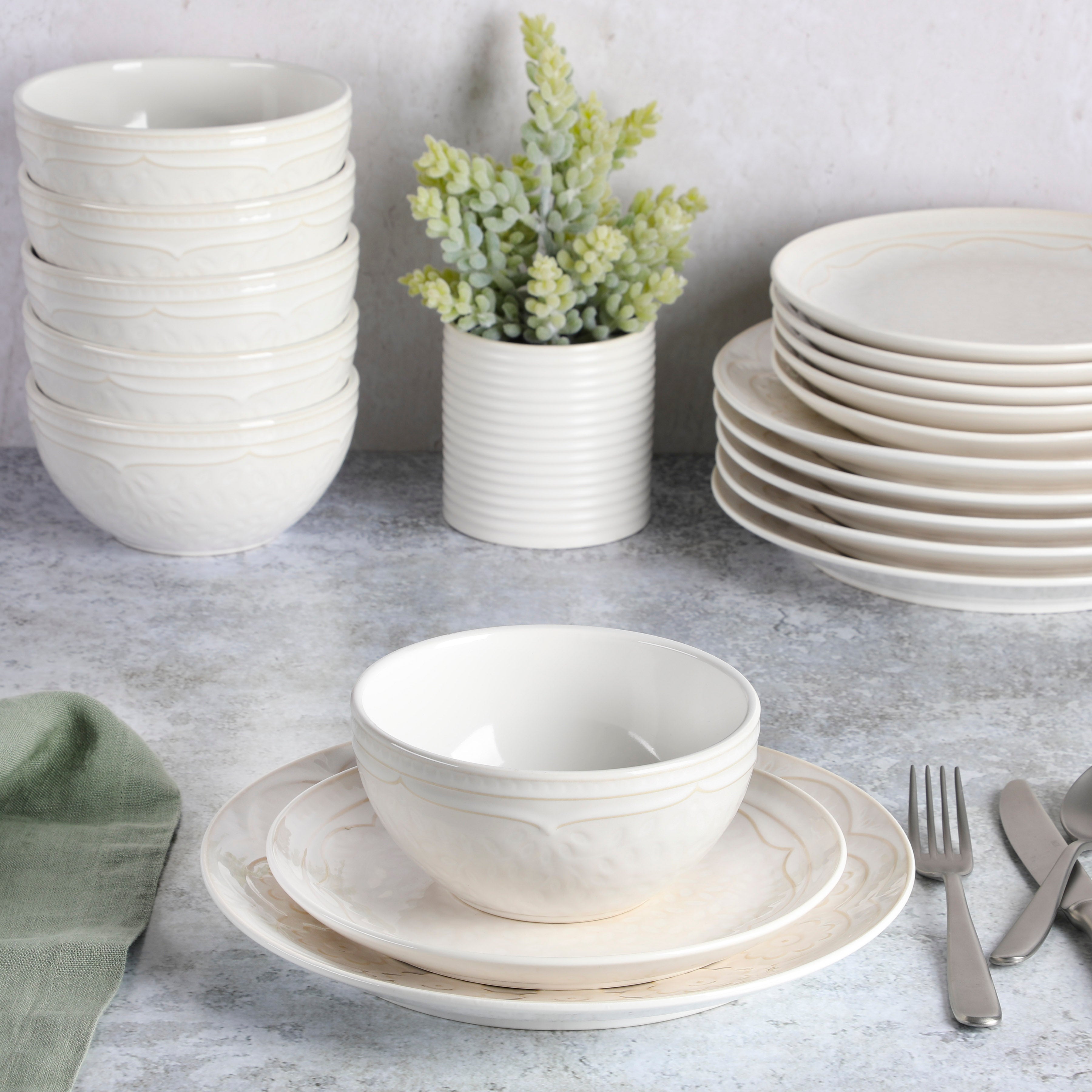 Gibson Elite Alemany 18-Piece Porcelain Dinnerware Set